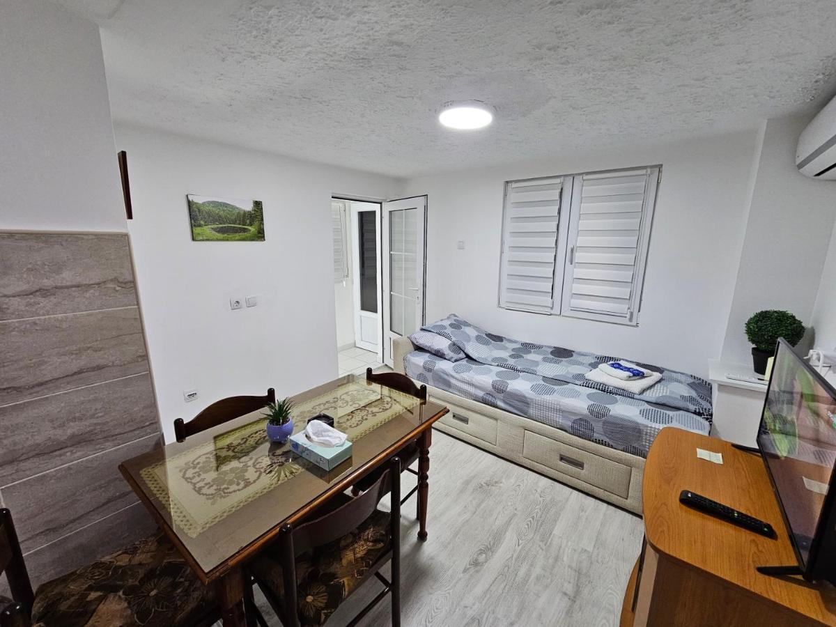 Kuca Vasiljevica 064/16 88 141 Apartment Kraljevo