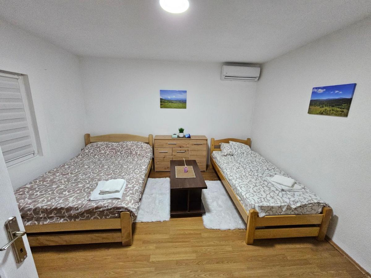 Kuca Vasiljevica 064/16 88 141 Kraljevo