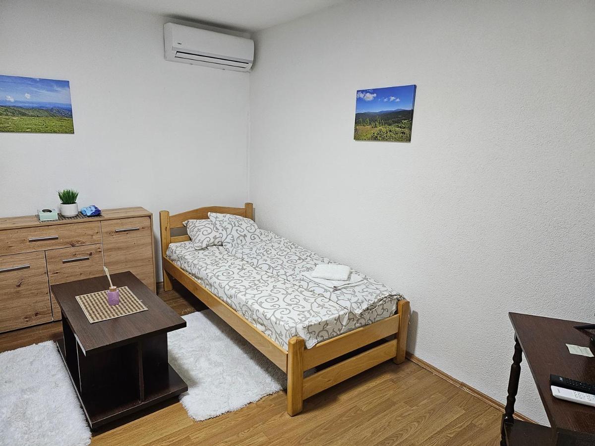 Kuca Vasiljevica 064/16 88 141 Apartment Kraljevo